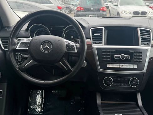 Used 2015 Mercedes-Benz GL 450 4MATIC w/ Parking Assist Package image 16