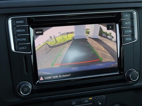 Used 2017 Volkswagen Jetta SE FWD image 17