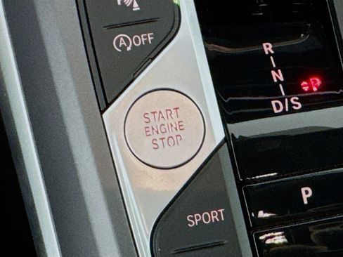 Used 2025 BMW 230i Coupe w/ Premium Package RWD image 19