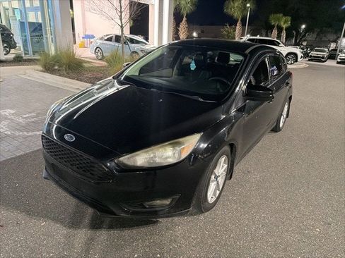 Used 2015 Ford Focus SE image 4