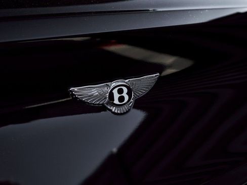 Used 2023 Bentley Bentayga Extended Wheelbase AWD/4WD image 11