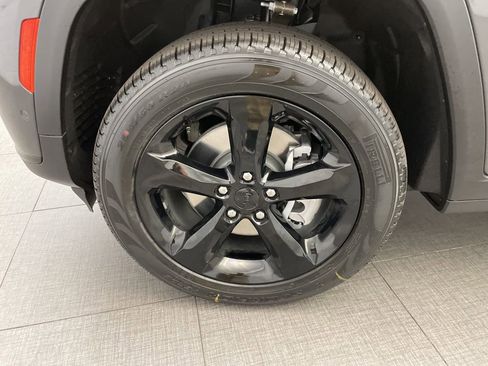 New 2025 Jeep Grand Cherokee L Limited w/ Luxury Tech Group II image 10