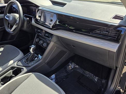 Certified 2024 Volkswagen Taos S FWD image 17