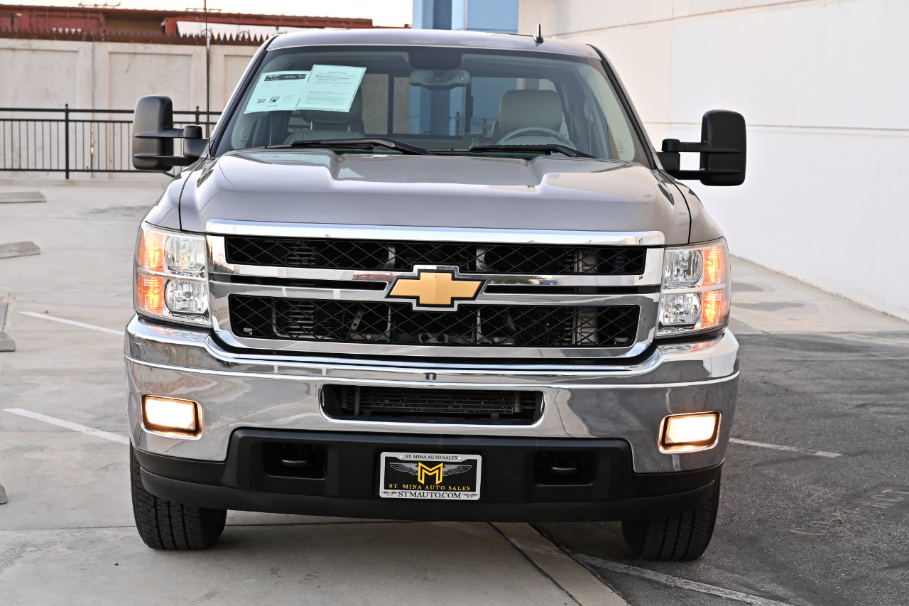 Used 2013 Chevrolet Silverado 2500 LTZ w/ LTZ Plus Package AWD/4WD image 9