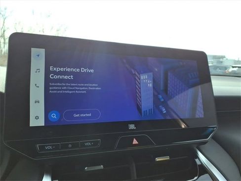 Used 2024 Toyota Venza Limited image 19