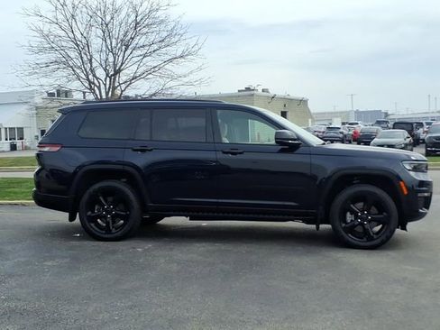 Used 2024 Jeep Grand Cherokee L Limited w/ Black Appearance Package image 25