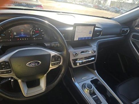 Used 2023 Ford Explorer XLT w/ Equipment Group 202A image 11