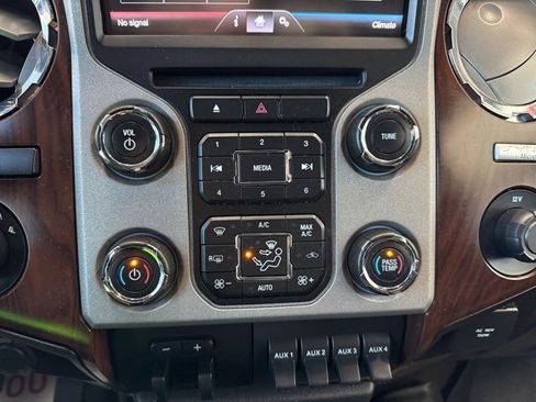 Used 2015 Ford F250 Lariat w/ Lariat Ultimate Package image 25