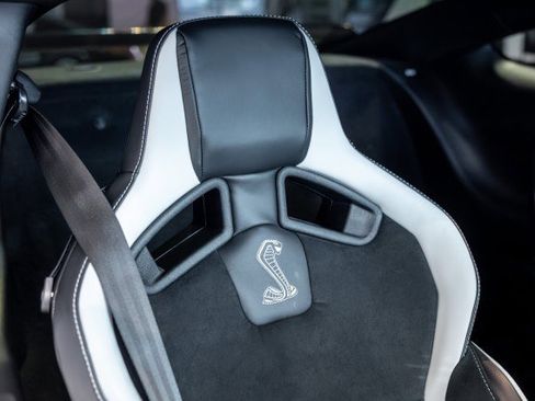 Used 2021 Ford Mustang Shelby GT500 w/ Carbon Fiber Track Pack image 40