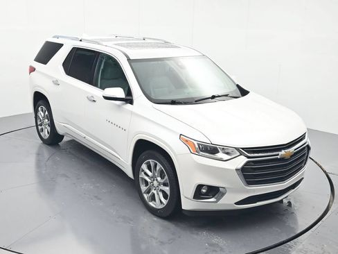 Used 2018 Chevrolet Traverse Premier w/ Driver Confidence II Package FWD image 34