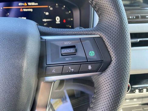 New 2025 Mitsubishi Outlander SE image 17