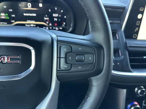 Used 2022 GMC Yukon SLT w/ SLT Luxury Package image 36