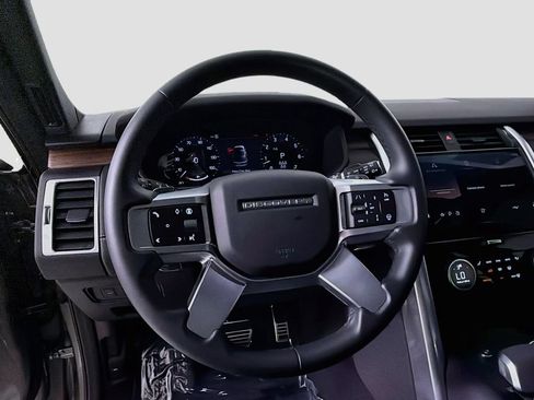 Certified 2025 Land Rover Discovery Dynamic SE AWD/4WD image 11