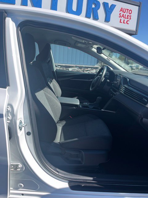 Used 2026 Toyota Camry LE FWD image 32