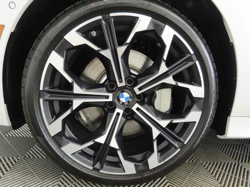 Used 2025 BMW 330i Sedan w/ Convenience Package image 31