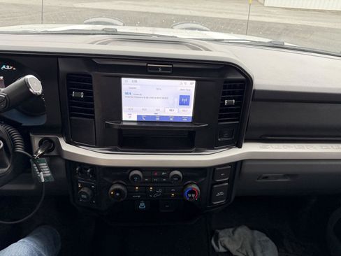 Used 2025 Ford F350 XLT w/ FX4 Off-Road Package image 17