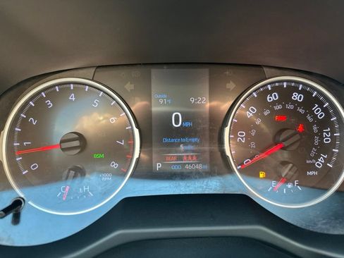 Used 2021 Toyota RAV4 LE AWD/4WD image 13