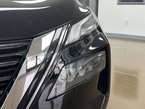 Used 2023 Nissan Rogue S FWD image 9