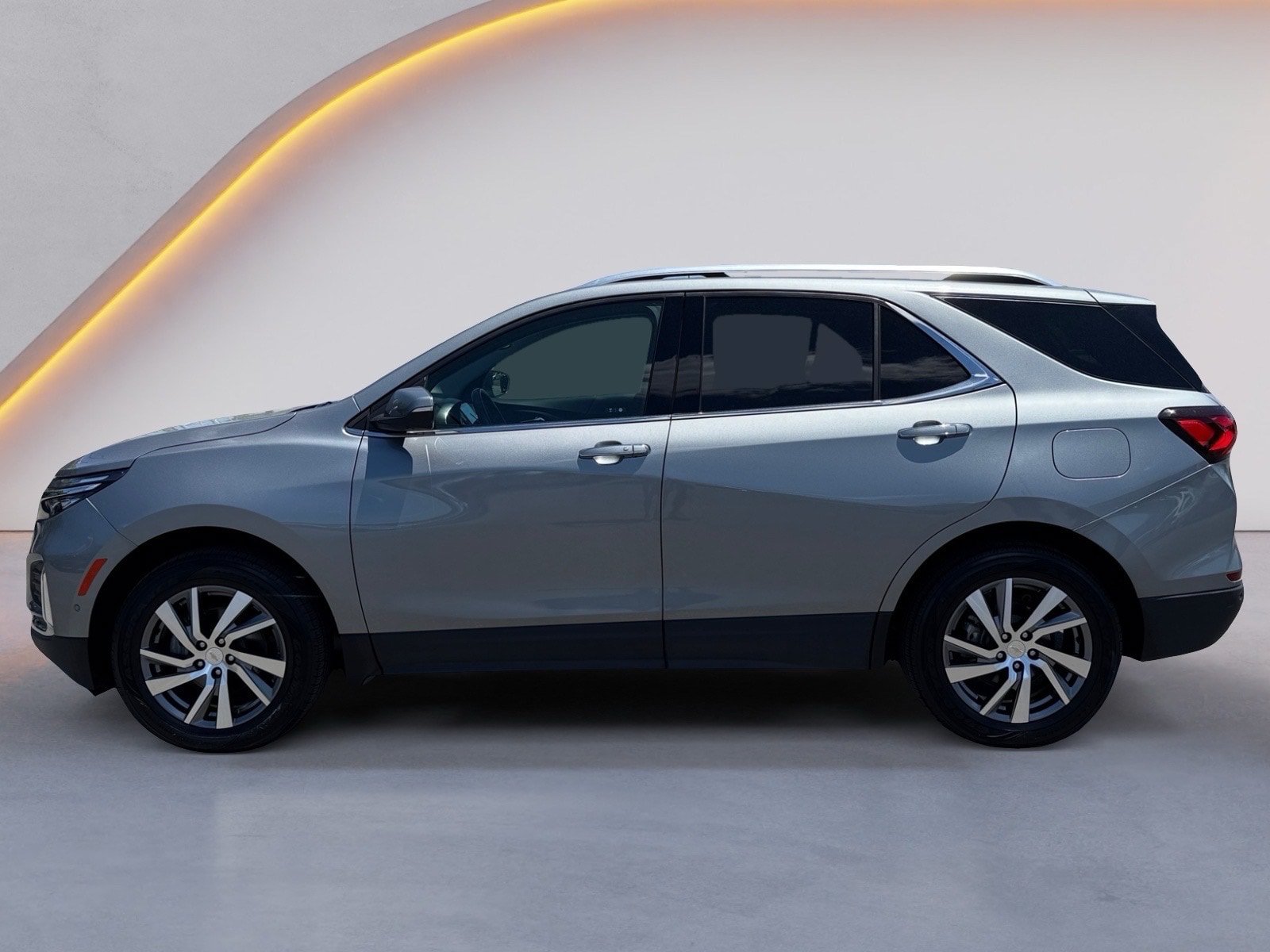 Used 2023 Chevrolet Equinox Premier AWD/4WD image 6