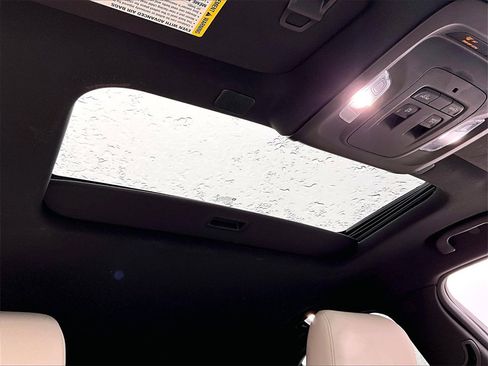 Used 2021 Cadillac CT4 Luxury w/ Sun And Sound Package image 19