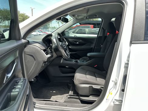 Used 2023 GMC Terrain SLE w/ Elevation Edition FWD image 2