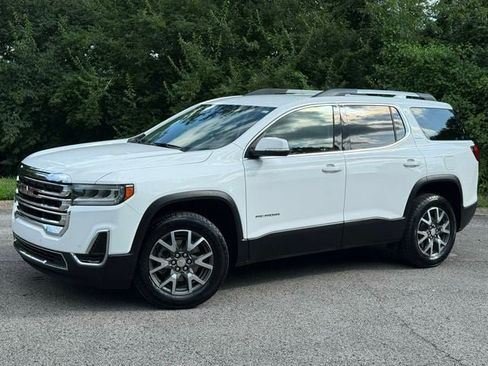 Used 2023 GMC Acadia SLE w/ Driver Convenience Package FWD image 2
