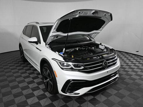 Used 2024 Volkswagen Tiguan SEL R-Line AWD/4WD image 32