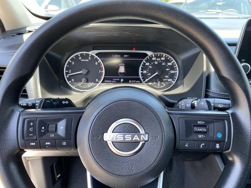 Used 2024 Nissan Rogue SV FWD image 12