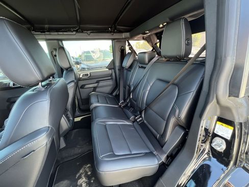 New 2025 Ford Bronco Outer Banks w/ Sasquatch Package AWD/4WD image 32