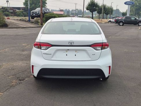 Used 2024 Toyota Corolla LE FWD image 4
