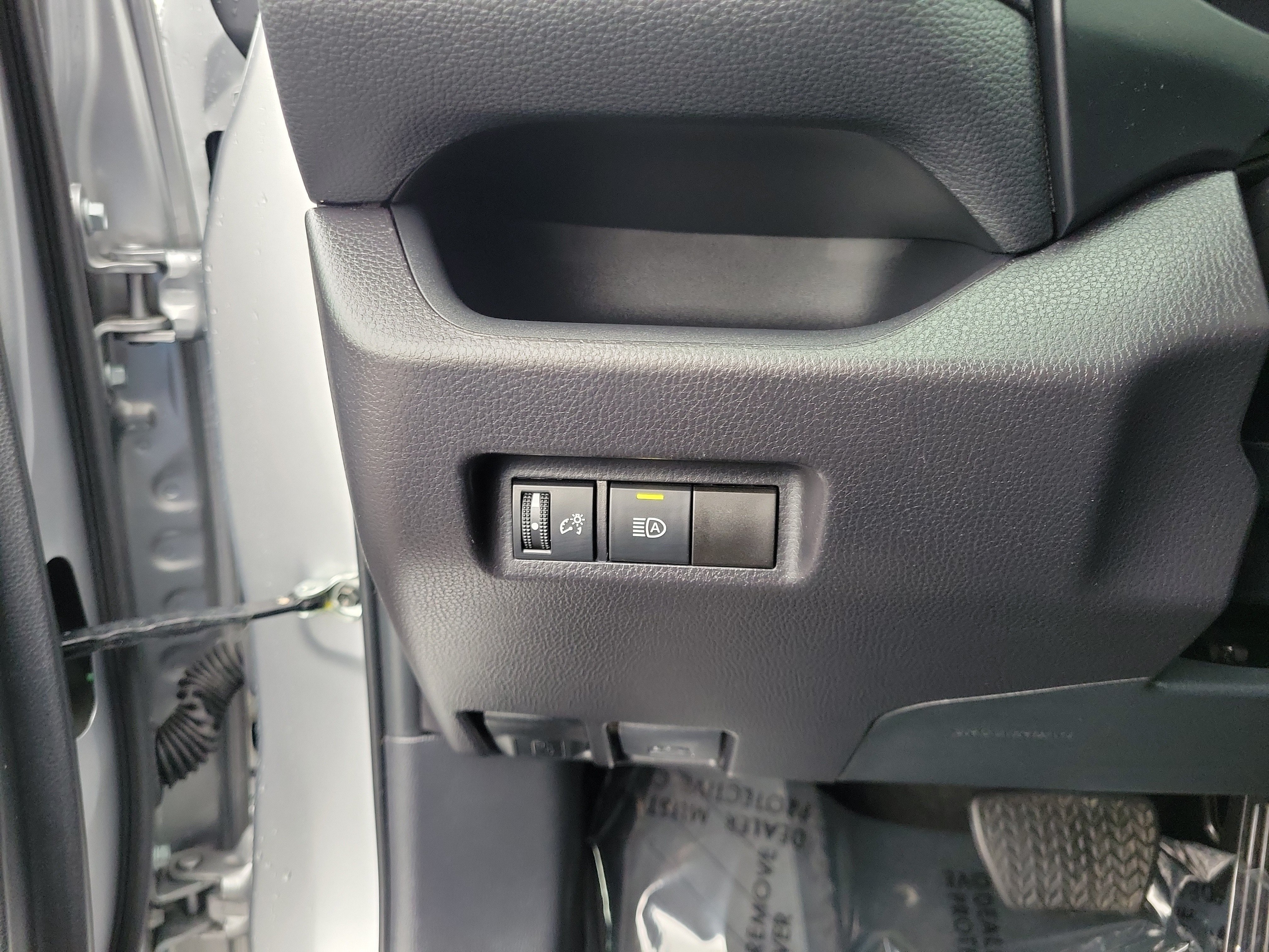 Used 2025 Toyota RAV4 LE AWD/4WD image 20