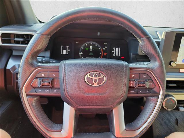 Used 2025 Toyota 4Runner SR5 RWD image 19
