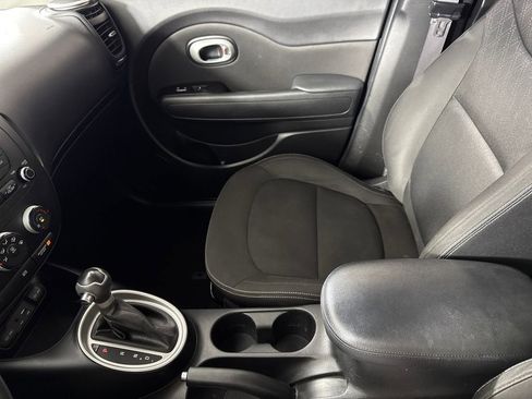Used 2015 Kia Soul image 17