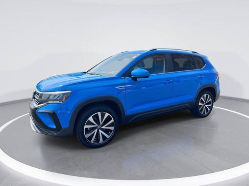 Certified 2023 Volkswagen Taos SE w/ Panoramic Sunroof Package AWD/4WD image 1
