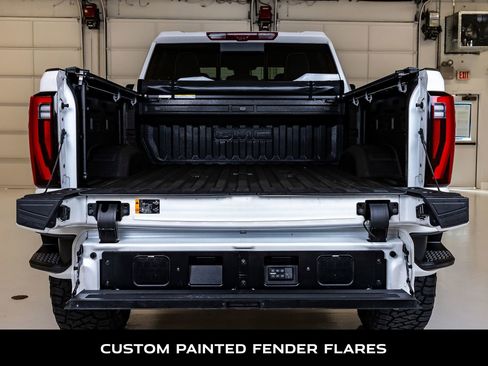 Used 2025 GMC Sierra 2500 Denali Ultimate AWD/4WD image 9