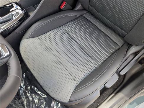 New 2026 Chevrolet Trax LT w/ LT Convenience Package FWD image 4