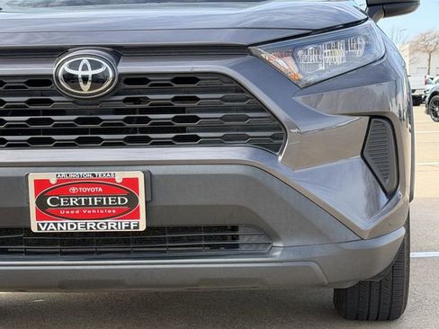 Certified 2022 Toyota RAV4 LE image 9