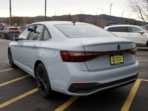New 2026 Volkswagen Jetta SE image 7