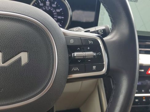 Used 2024 Kia Carnival EX FWD image 25