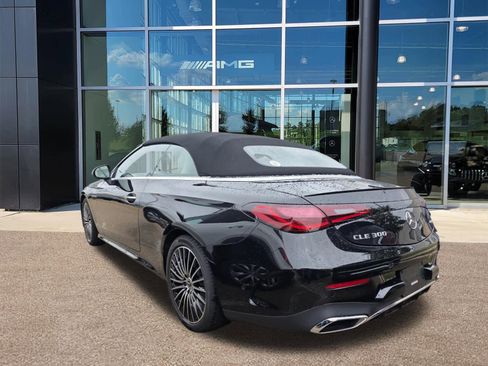 Used 2025 Mercedes-Benz CLE 300 4MATIC Cabriolet image 7