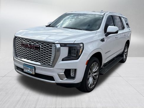 Used 2022 GMC Yukon Denali w/ Denali Premium Package AWD/4WD image 3