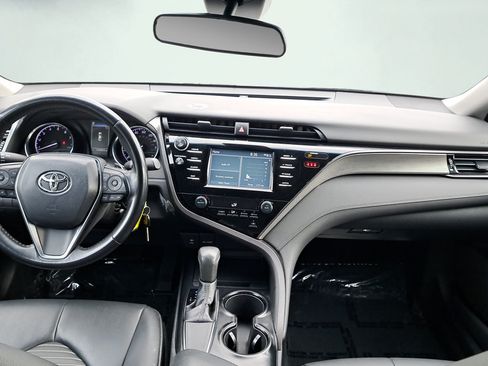 Used 2019 Toyota Camry SE w/ Carpet Mat Package FWD image 17