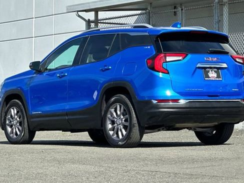 Used 2024 GMC Terrain SLT image 6