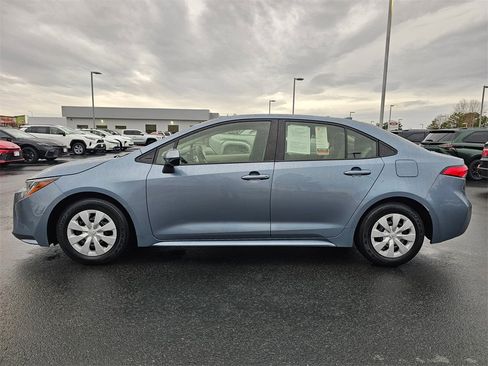 Used 2021 Toyota Corolla L image 2