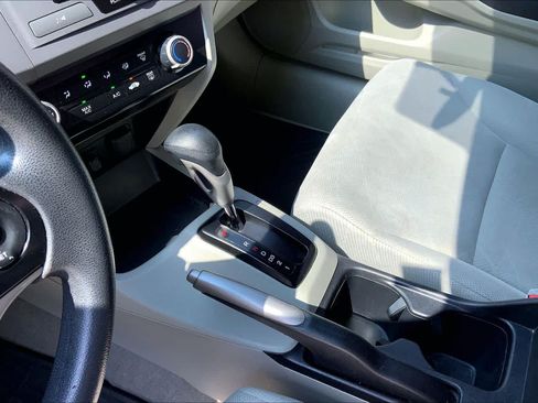 Used 2012 Honda Civic LX image 16