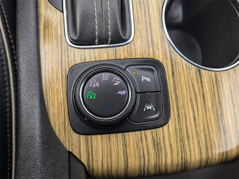 Used 2018 GMC Acadia Denali w/ Technology Package image 30