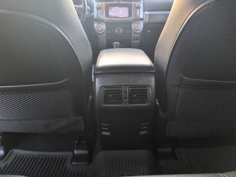 Used 2016 Toyota 4Runner SR5 image 30