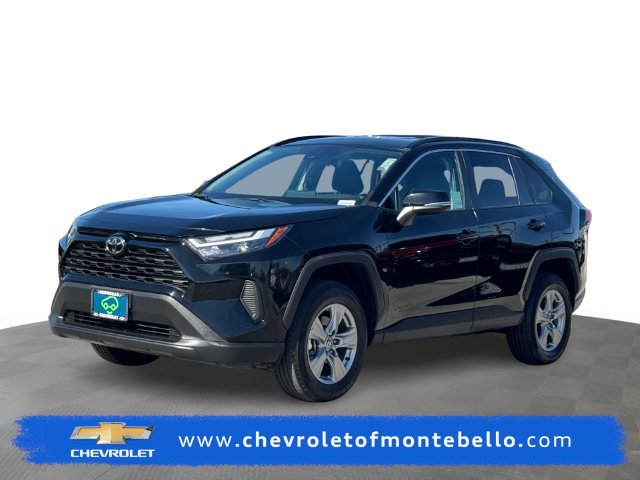 Used 2025 Toyota RAV4 XLE FWD image 1