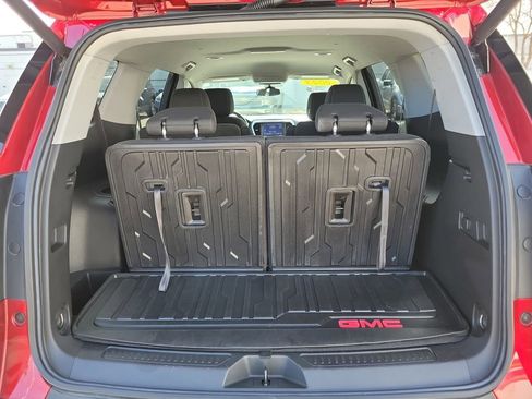 Used 2023 GMC Acadia SLE w/ Driver Convenience Package image 7