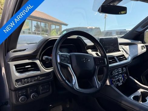 Used 2022 Chevrolet Tahoe Z71 w/ Luxury Package AWD/4WD image 9